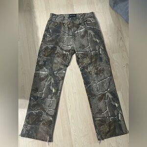 Realtree Camo 5 pocket Pants (size:30/32)